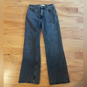 Abercrombie 90s High Rise Relaxed Jean